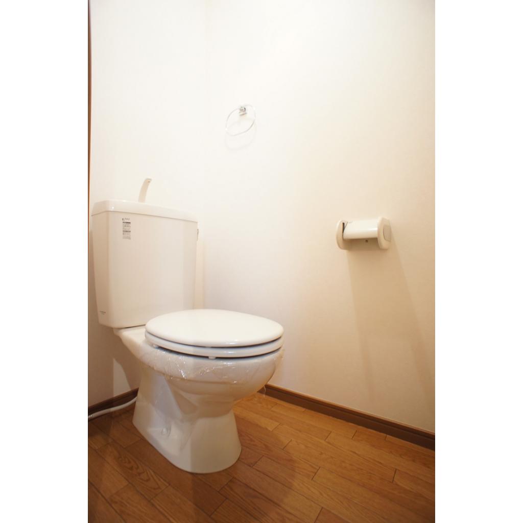 トイレ　ウォシュレット取付用コンセントあり！