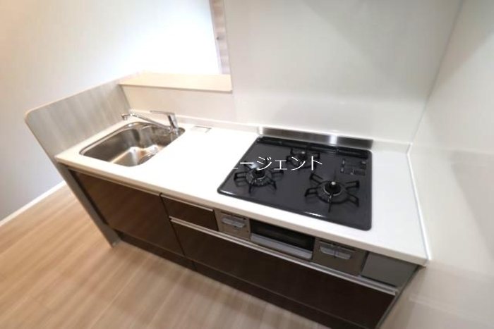 キッチン　3口コンロ付のキッチンです