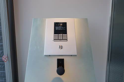 建物外観　オートロック