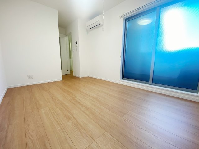 居室・リビング　別号室の参考写真です。