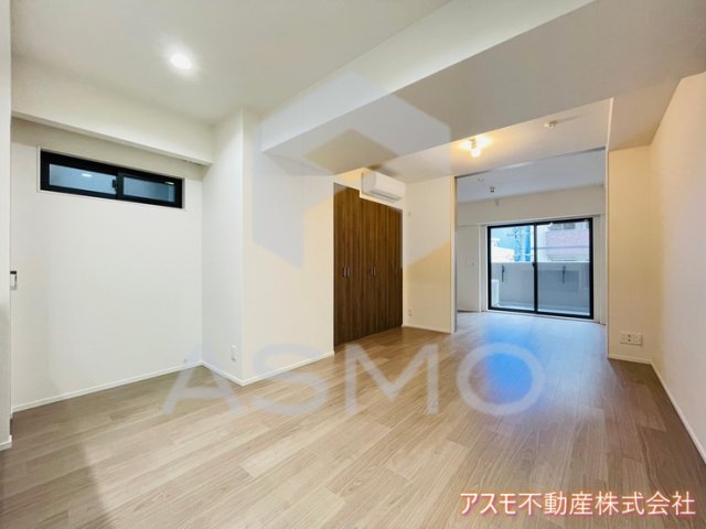 居室・リビング　同マンション別部屋参考写真