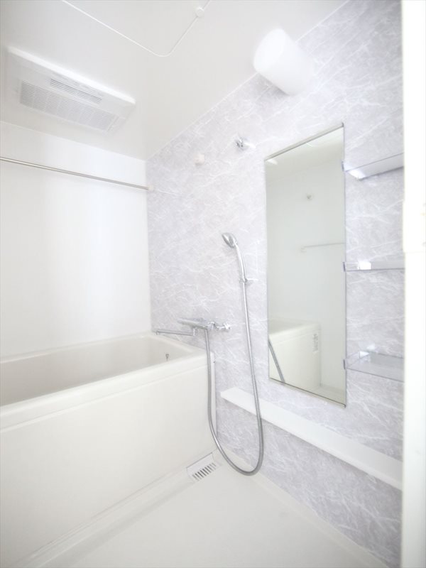 バス・シャワールーム　浴室暖房乾燥機能付バス