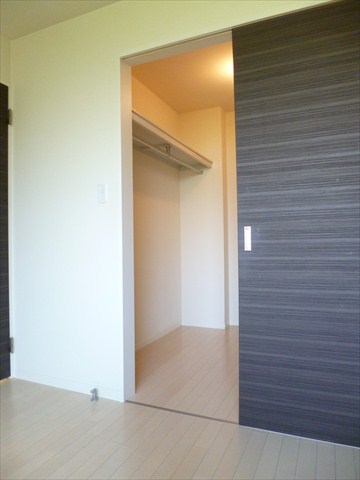 収納　洋室の収納♪枕棚＆ハンガーパイプ付いています♪