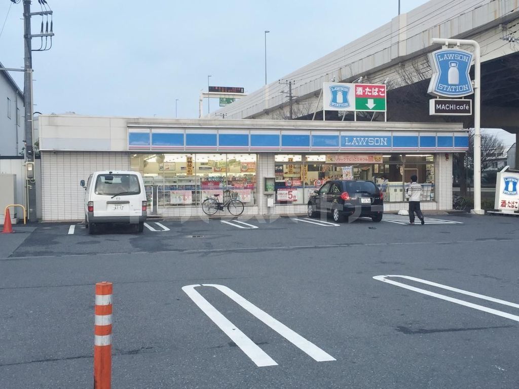 コンビニ　ローソン八潮大原店（コンビニ）まで210m