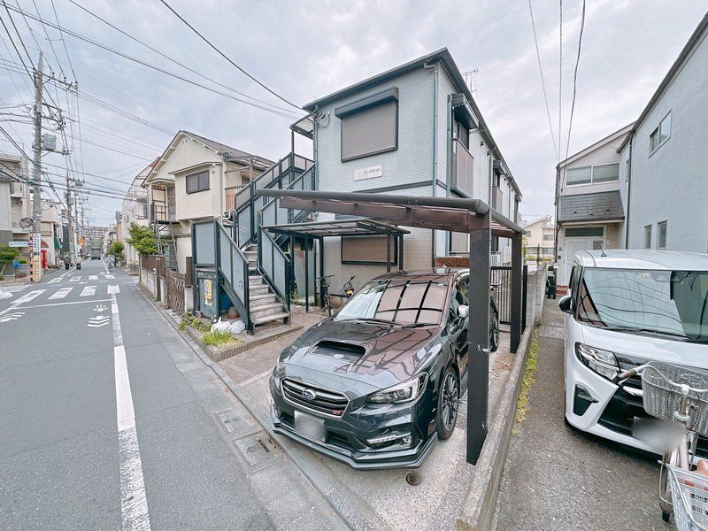 建物外観　駐車場