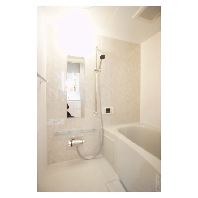 バス・シャワールーム　追焚完備で快適ですね