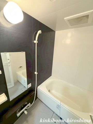 バス・シャワールーム　写真は別のお部屋です。現況優先ください。