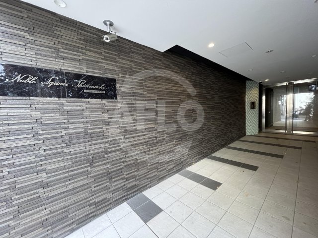 エントランス　ノーブルスクエア新町　エントランス