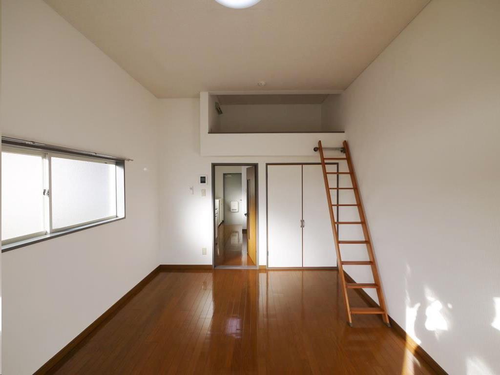 アーバンハイツ八乙女Iの居間写真