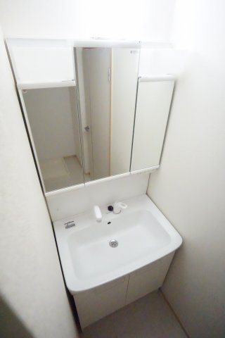 洗面設備　※同物件・同タイプの写真です。
