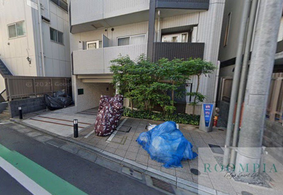 ロビー　駐車場