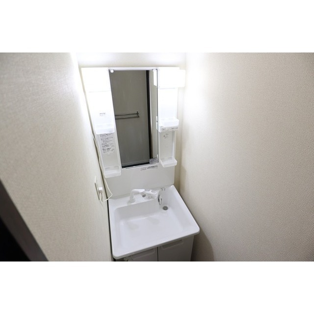 洗面設備　リノベーション前の写真です