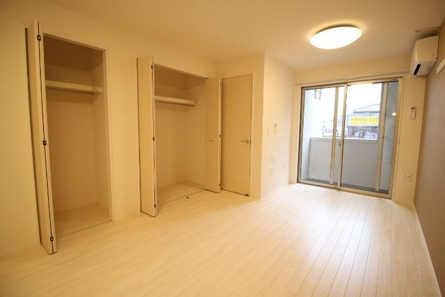 その他部屋・スペース　キッチン側からの居室