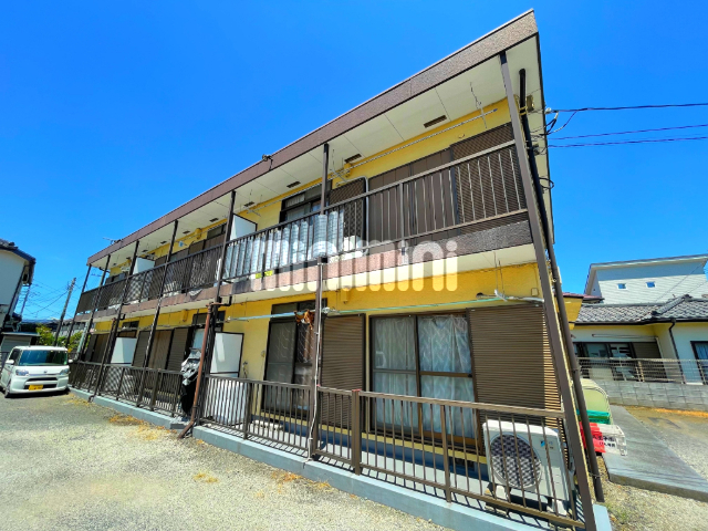 建物外観　閑静な住宅街に佇むキレイな建物です