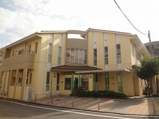 幼稚園・保育園　小百合保育園（幼稚園・保育園）まで250m