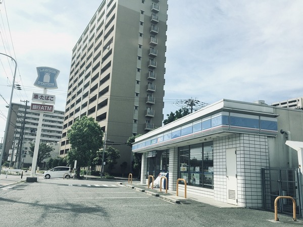 コンビニ　ローソン（コンビニ）まで136m