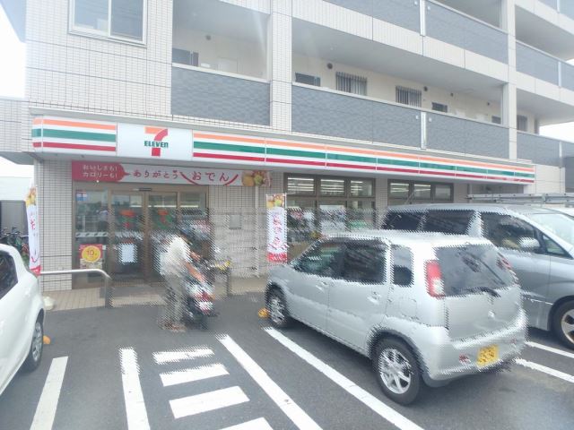 コンビニ　セブンイレブン（コンビニ）まで130m