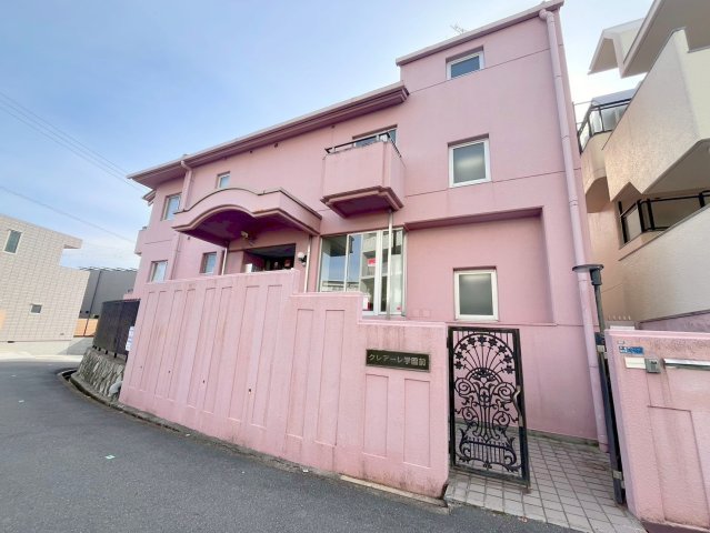 クレアーレ学園前の外観写真
