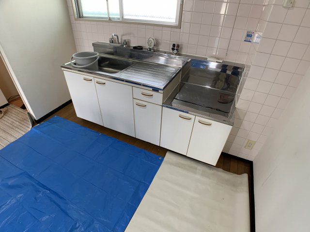 キッチン　窓付きで換気ができます♪