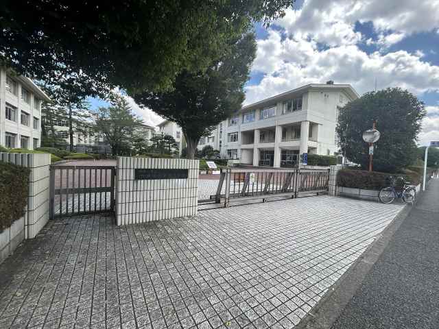 中学校　相模原中等教育学校（中学校）まで464m