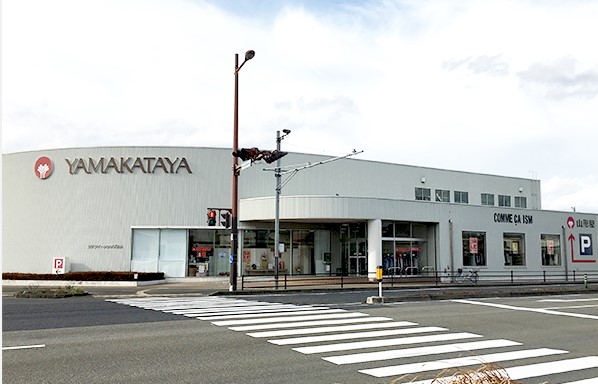 ショッピングセンター　山形屋サテライトショップ姶良店（ショッピングセンター）まで374m