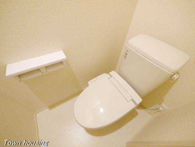 トイレ　同物件別部屋写真