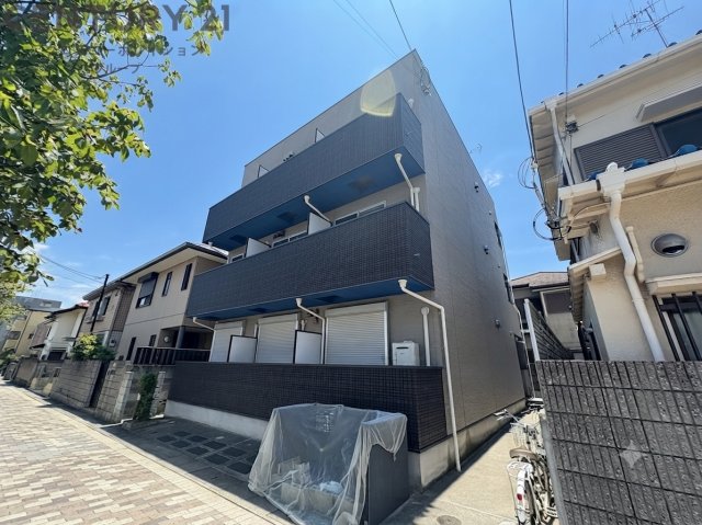 建物外観　カメラ付きインターホンで安心です♪