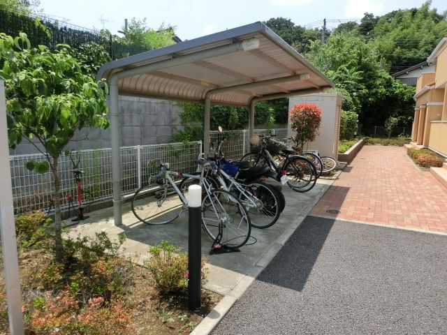 その他共有部分　屋根付き駐輪場