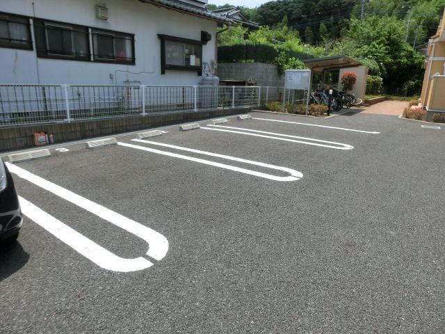 駐車場　敷地内の駐車場