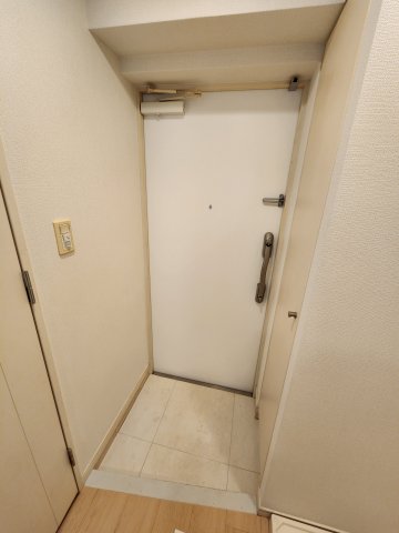 玄関　マーレ横浜白金