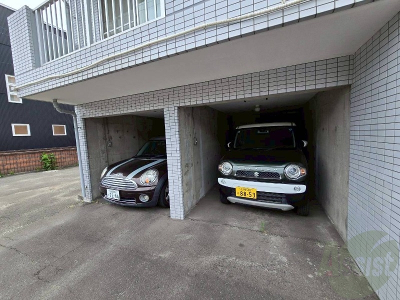 駐車場　駐車場
