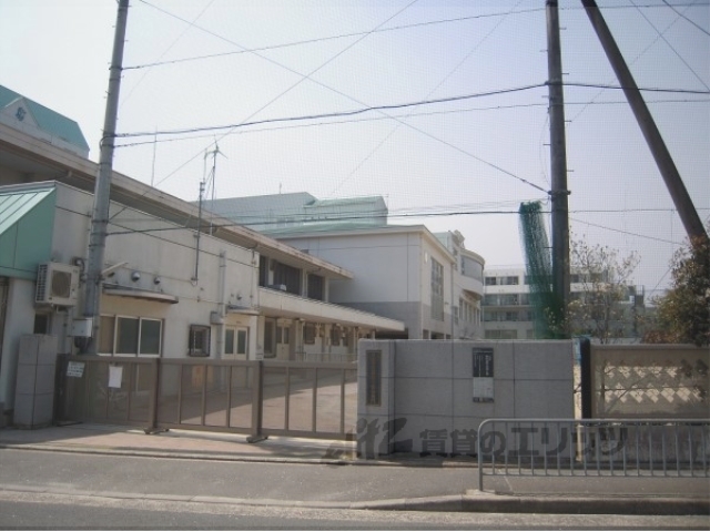 小学校　新町小学校（小学校）まで900m