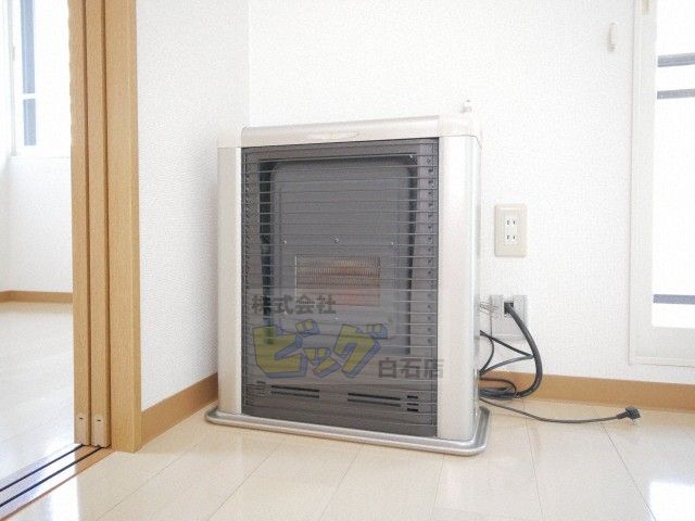 その他設備　経済的で暖かい灯油ストーブ付きです♪