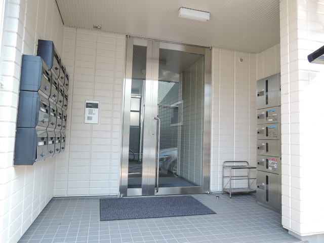 エントランス　★オートロック付きエントランス★