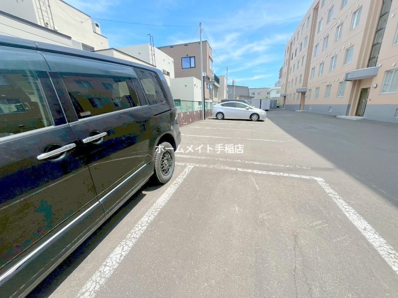 駐車場　駐車スペースでございます！