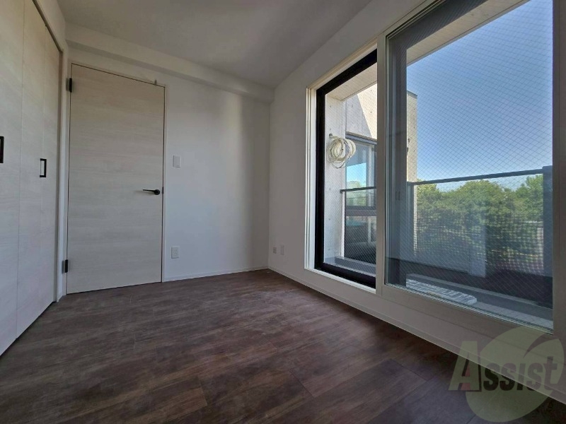 その他部屋・スペース　こちらのお部屋は光が差し込む、温かみのあるお部屋です。