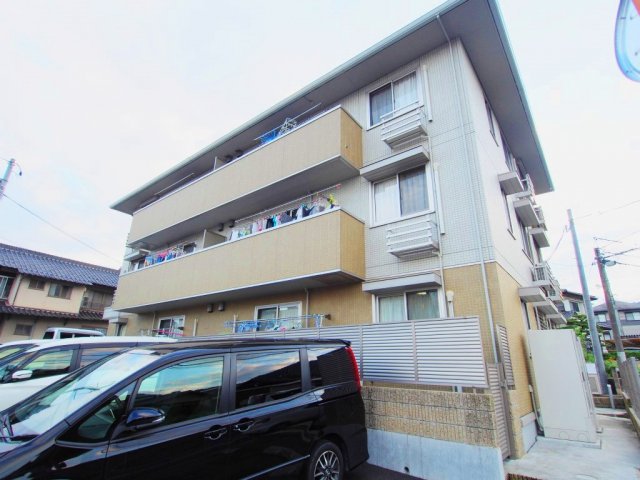 建物外観　※同じ間取りの別部屋のお写真です※