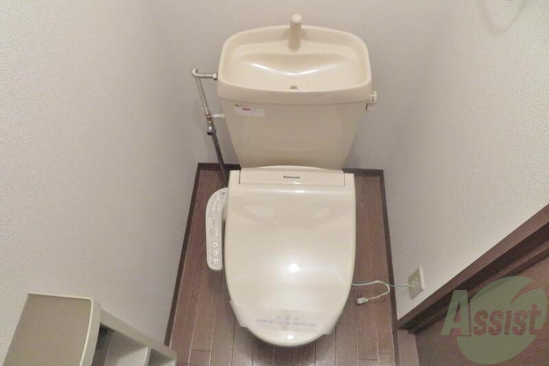 トイレ　トイレはウォッシュレット付きで嬉しいですね。