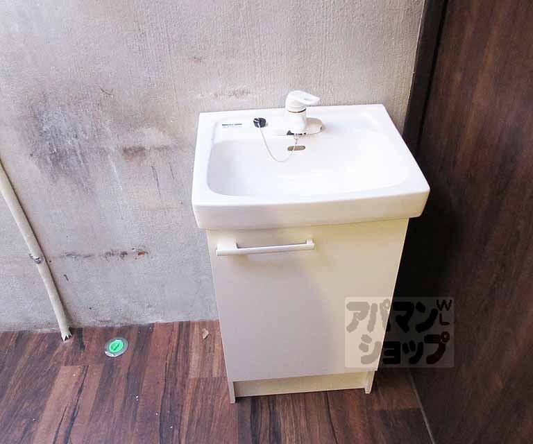 洗面設備　収納付きの洗面台！