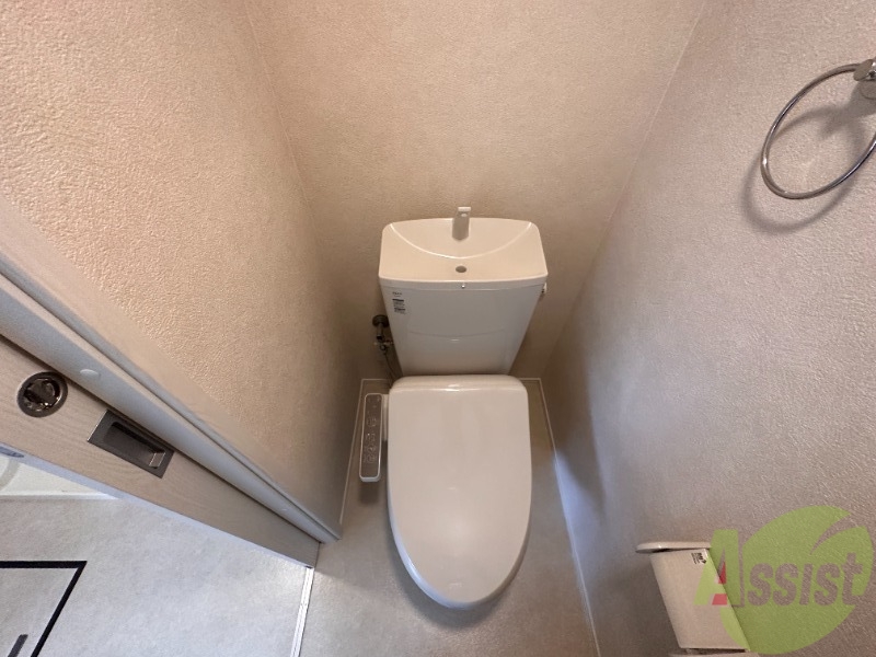 トイレ　トイレは、嬉しいウォシュレット付きです。