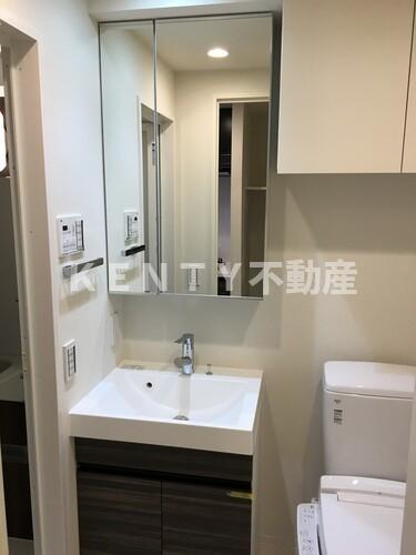 洗面設備　使いやすい洗面所です
