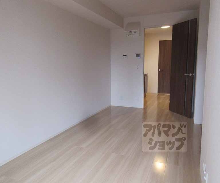 居室・リビング　日射しが入り、とっても明るいお部屋です。