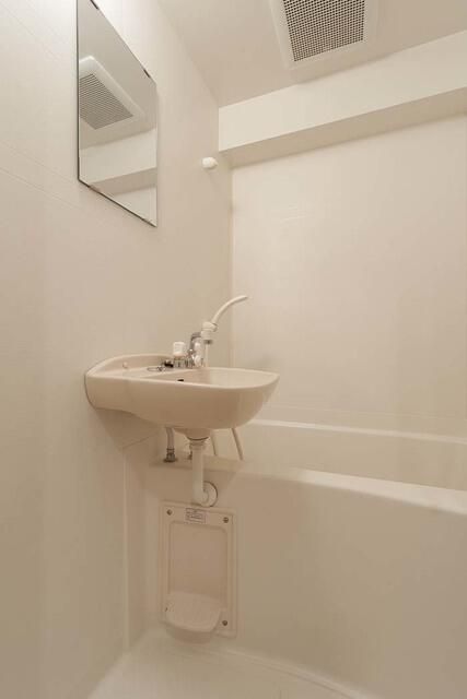 バス・シャワールーム　※写真は同タイプ住戸です。