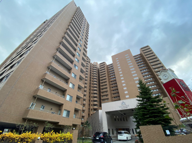 建物外観　札幌市中央区南３条西「アパタワーズ札幌大通公園」