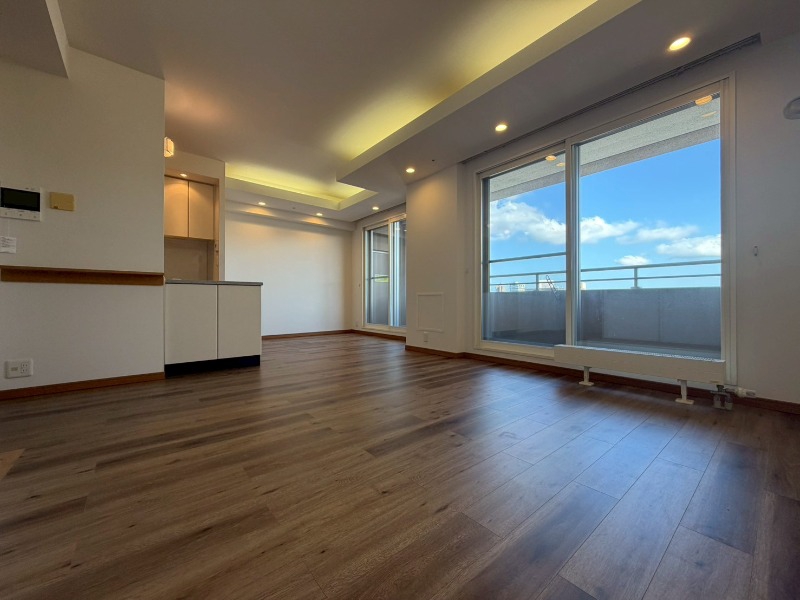 居室・リビング　広くてキレイなお部屋が広がっていて、充実した生活が送れそう。