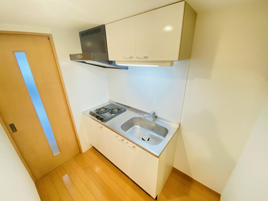 キッチン　同一建物内同タイプの内装写真転載