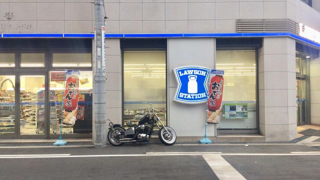 コンビニ　ローソン 立売堀三丁目店（コンビニ）まで632m