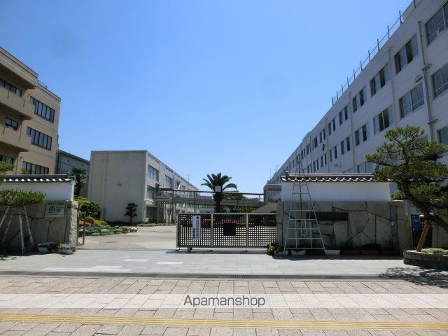 中学校　高槻市立第一中学校（中学校）まで485m