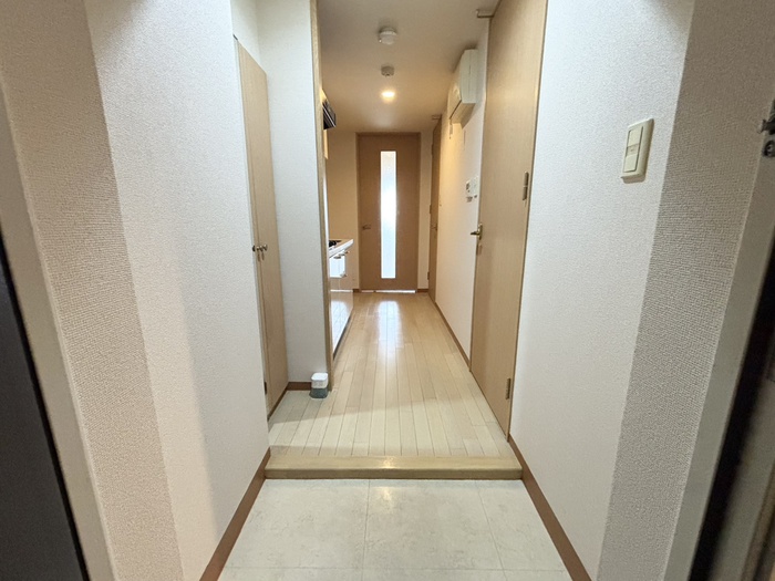 ノステルコ-ト岡崎の玄関写真
