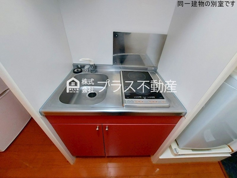 キッチン　設備・仕様は号室により異なる為、現況を優先致します。